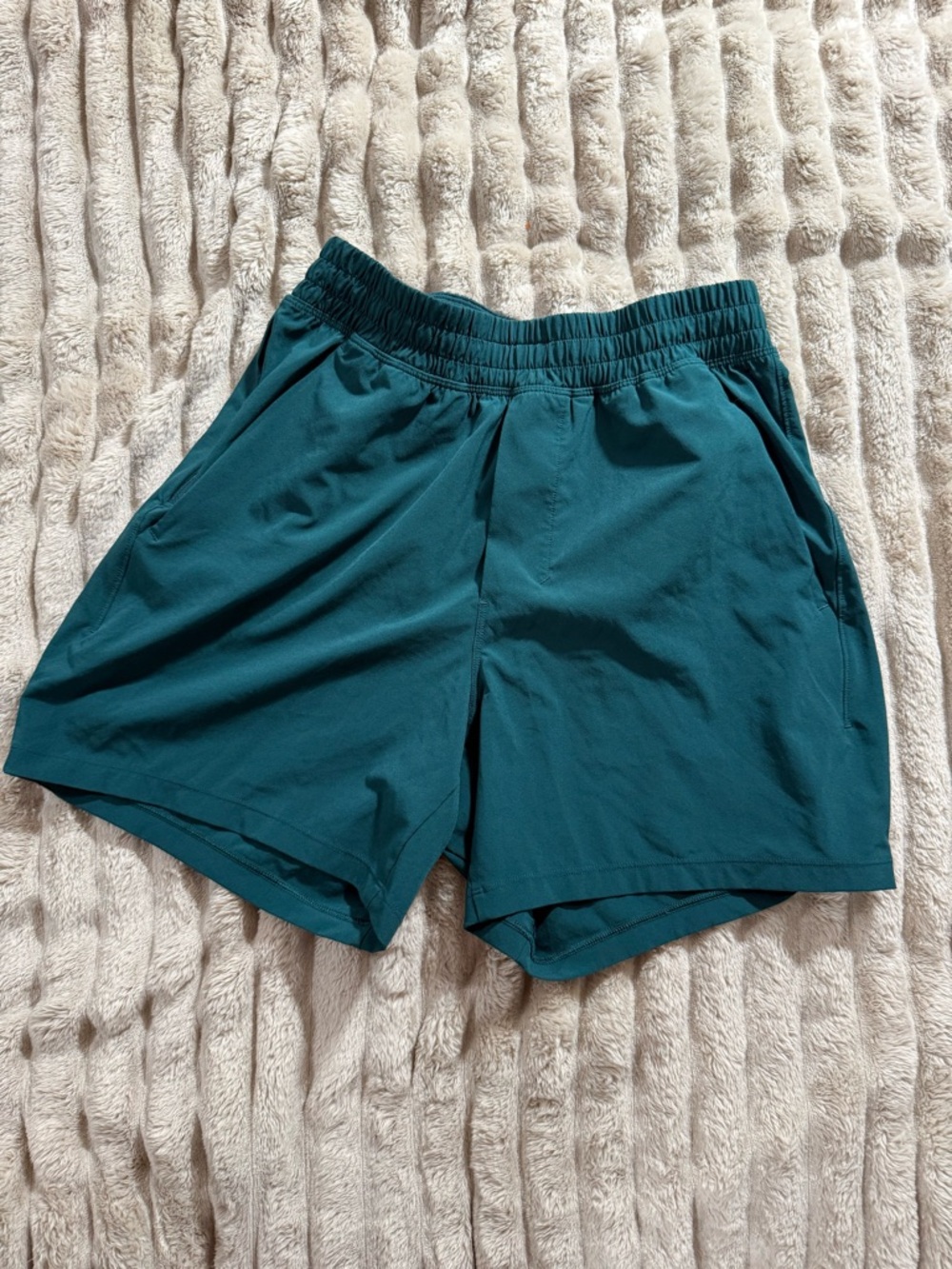 Men’s green lululemon shorts
